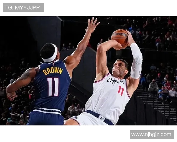 布鲁克洛佩斯:从NBA巨星到篮球战术的领航者 布鲁克洛佩斯:从NBA巨星到篮球战术的领航者